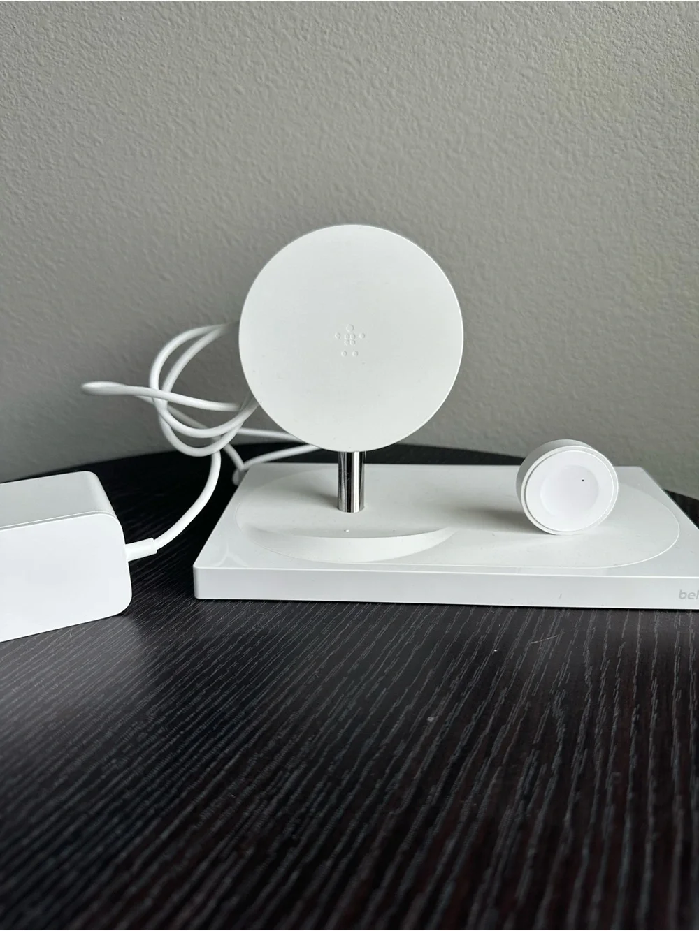 belkin White 2-in-1 Wireless Charging Dock